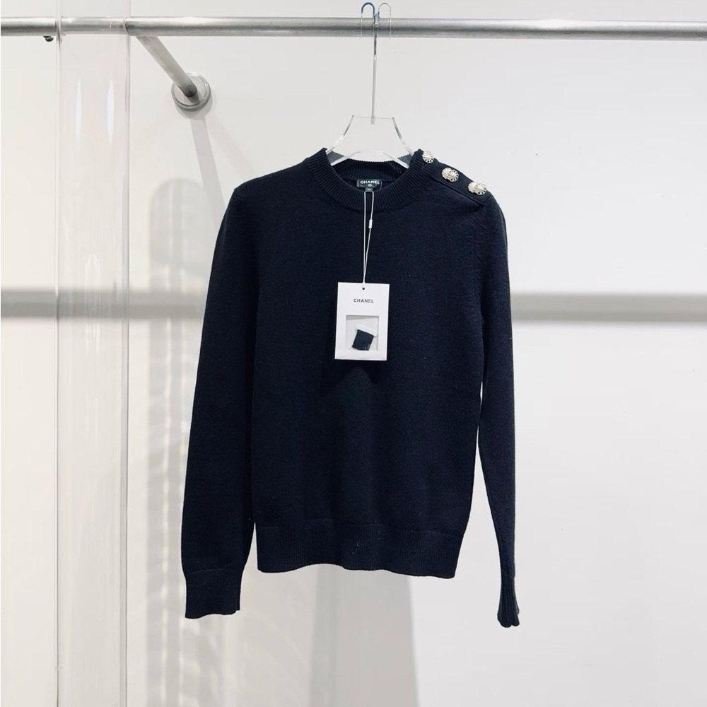 CHANEL Black Knitwear